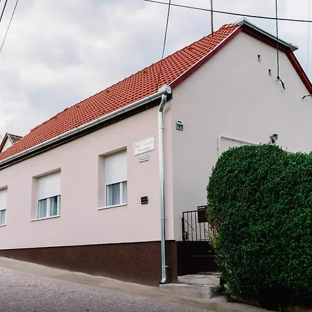 Berilo Vendeghaz شقة فيلاني