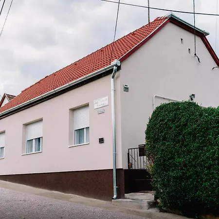 Berilo Vendeghaz Appartement Villány